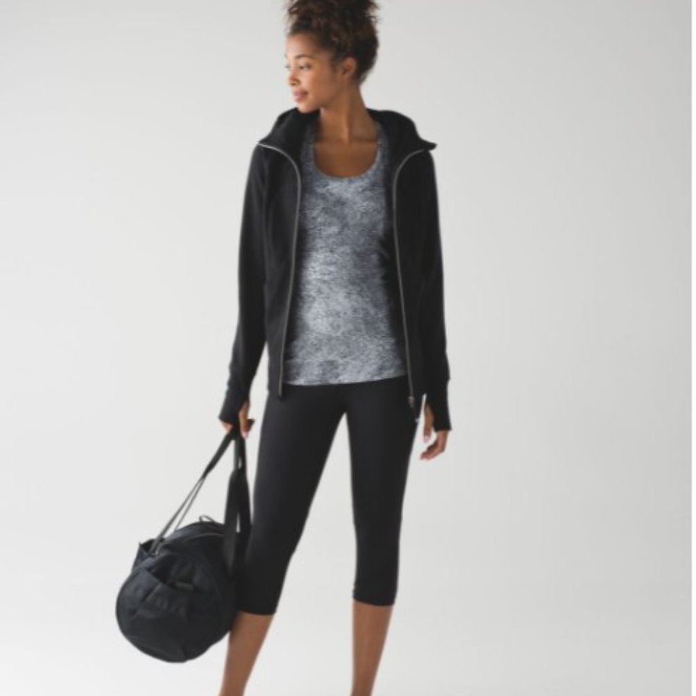 Lululemon Cool Racerback II Luon Spray Jacquard White Black size 2‎